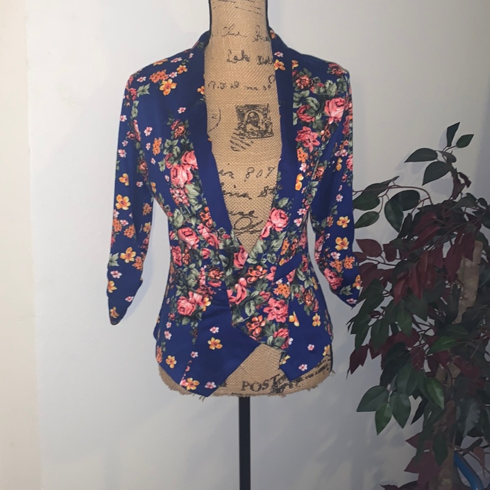 Lightweight blazer